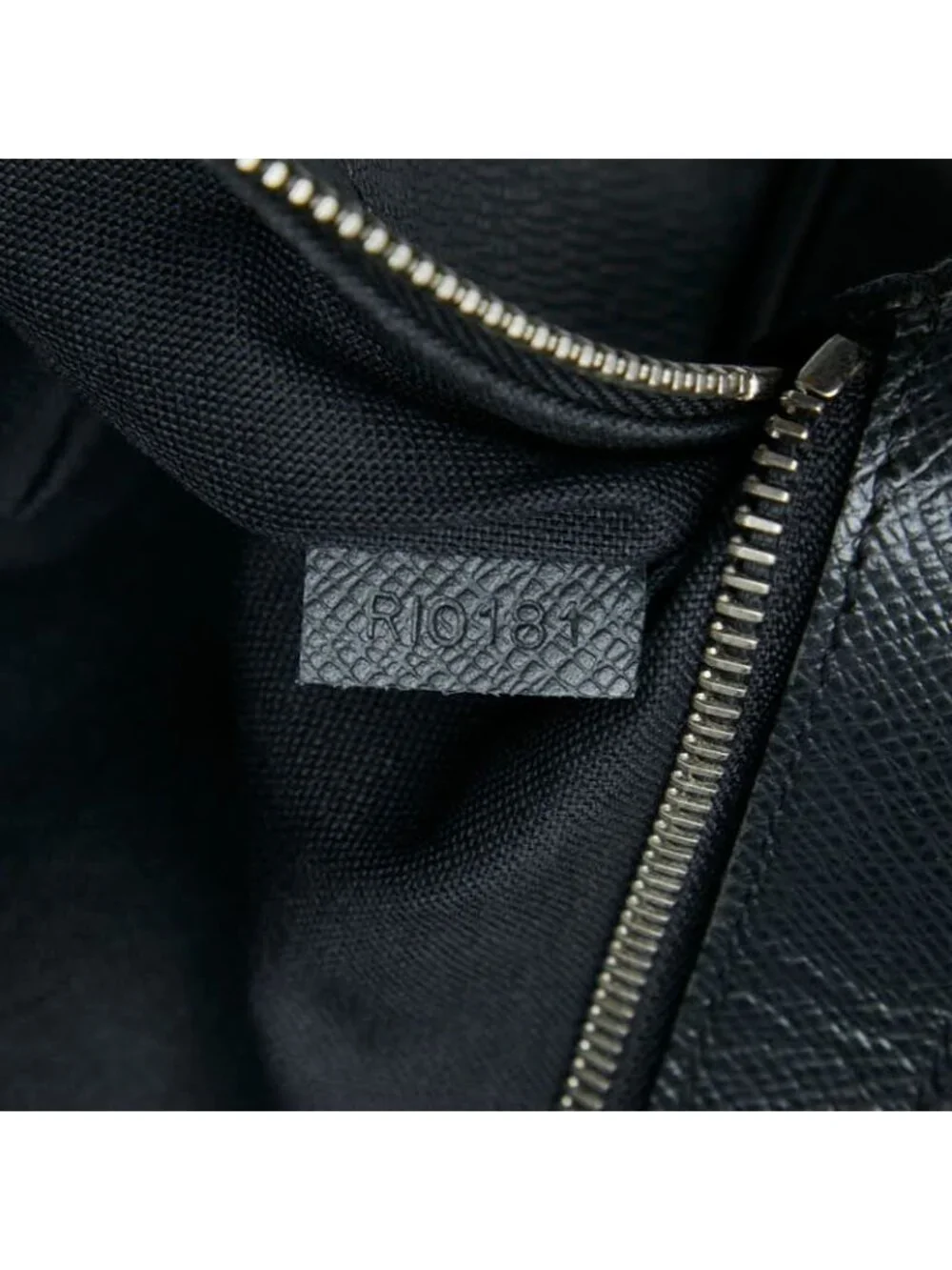 Louis Vuitton Taiga Igor Business Briefcase Ardoise Black Leather
